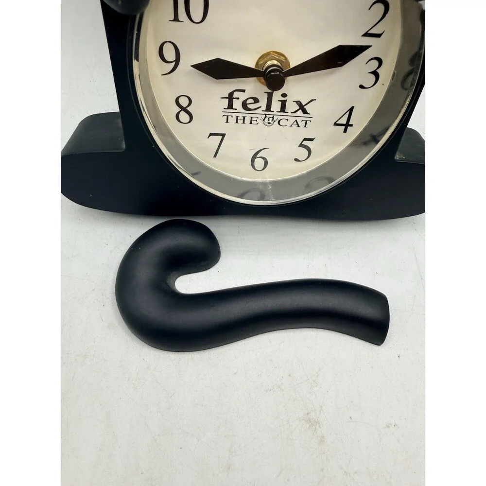 NJ Croce Felix the Cat 3D Motion Wall Hanging Clock w/ Moving Tail  : READ